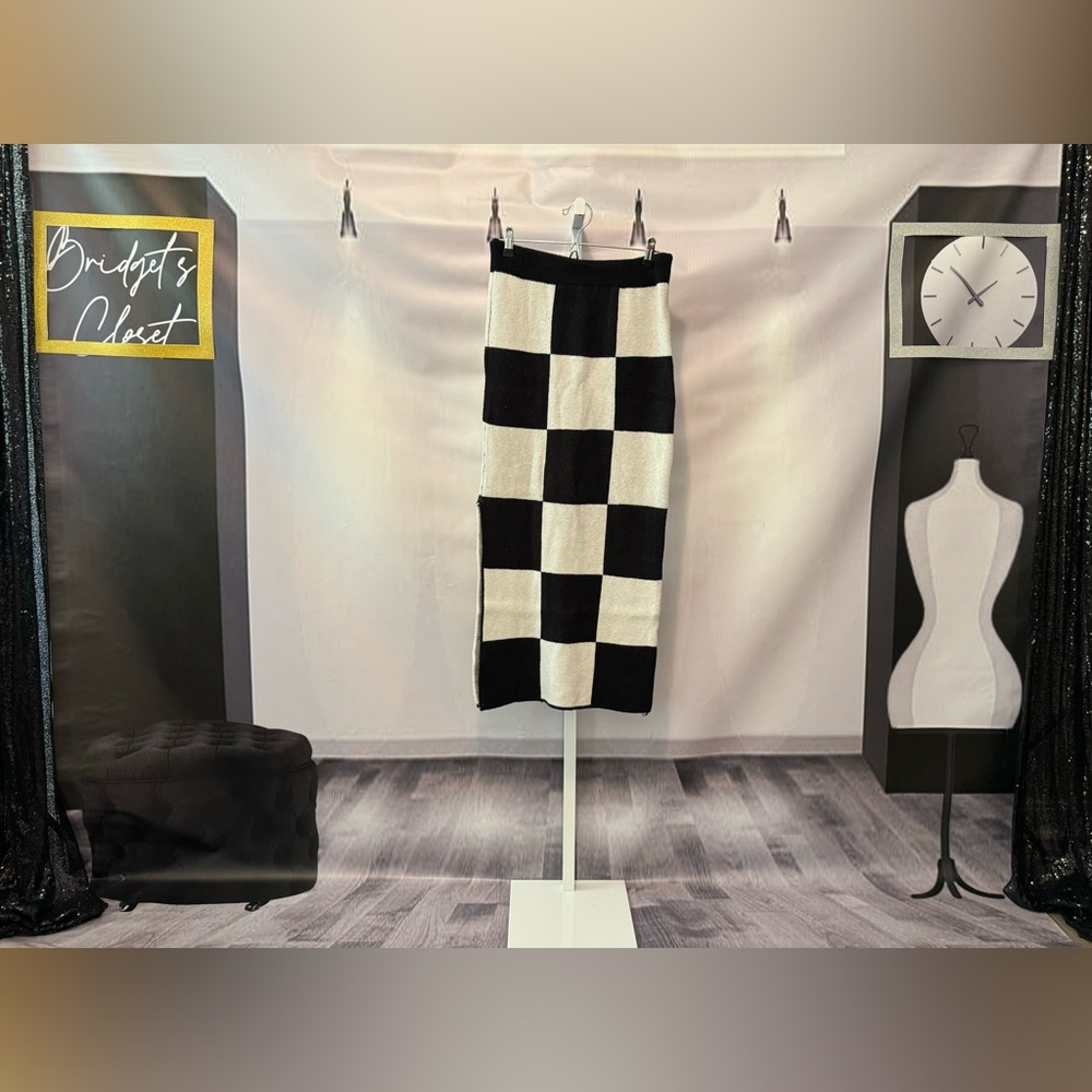 Black & White Checkered Sweater Skirt